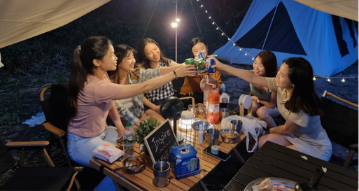 夜晚相聚，分享日常